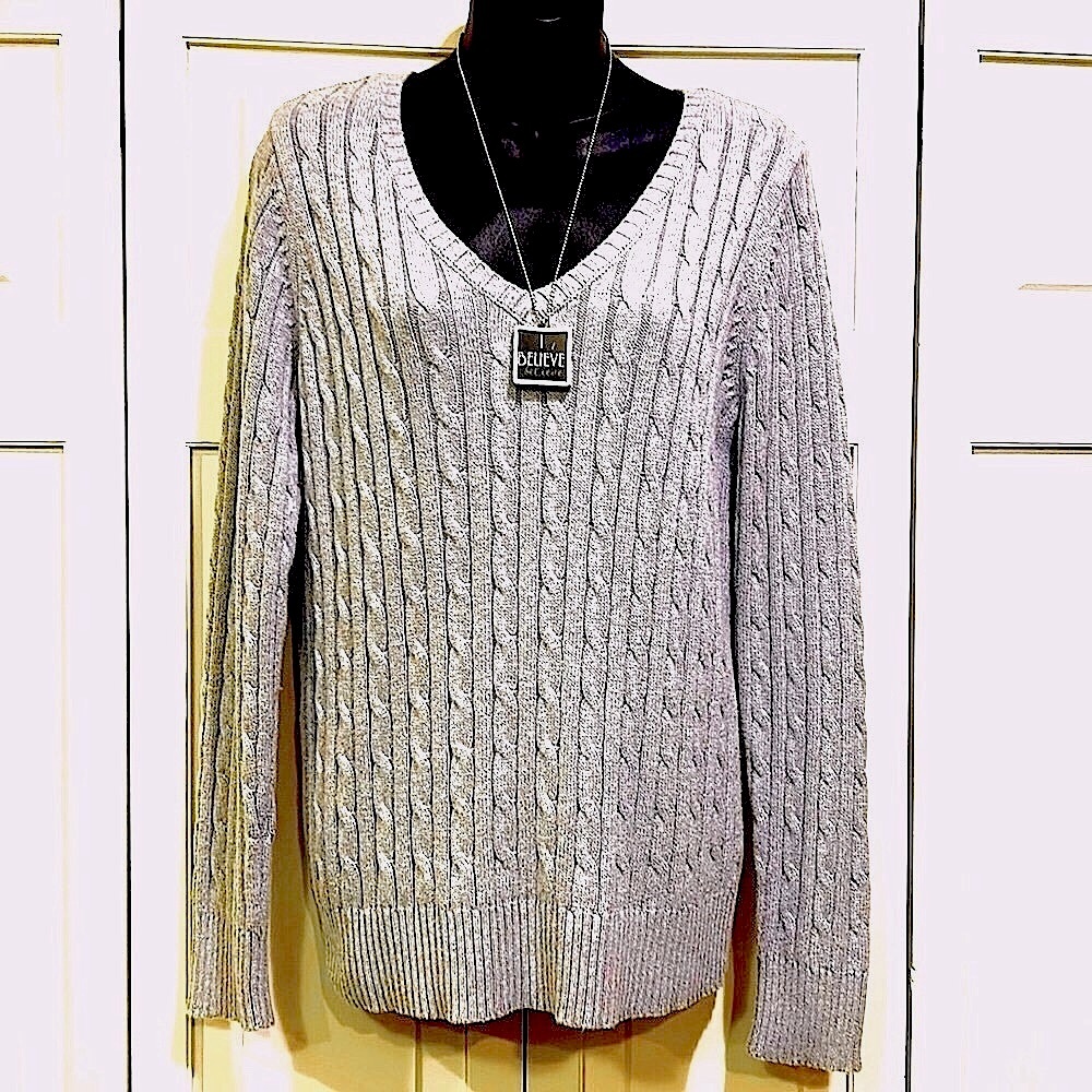 St Johns Bay Light Gray Cable Knit Sweater Women’s Size Large